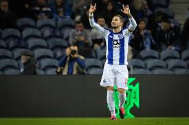 Onde assistir o jogo com transmissão ao vivo de benfica x porto pela tv ou rádio. Com Gol De Alex Telles Porto Vence E Vai Enfrentar O Benfica Na Decisao Da Taca De Portugal Futebol Portugues Ge