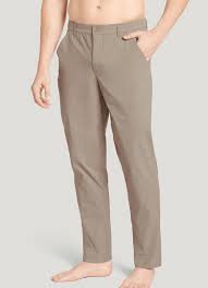 The Jockey Travel Pant Has The Versatility And Good Looks To Fit Right In At Work At Play Or Anywhere In Between Co In 2020 Travel Pants Pants Business Trip Packing