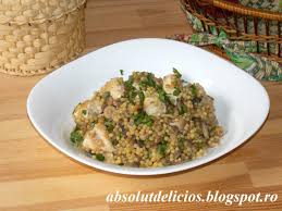 Când am venit în țară am rămas cu melancolia acestui preparat, așa că a devenit starul din meniul familiei mele. Absolut Delicios Cuscus Cu Pui Si Ciuperci