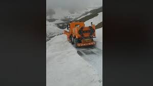 Compania nationala de autostrazi si drumuri nationale a. Video IarnÄ In ToatÄ Regula Pe TransfÄgÄrÄÈan Cand Se Deschide Ora De Sibiu