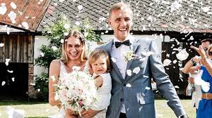 / tomas soucek speaks to natalie quirk after the czech midfielder scored the first premier league goal of 2021 to gift west ham a. Tomas Soucek Natalie Dobrovodska Polivka Kasparek Soucek Nejkrasnejsi Svatby Roku 2020 Ahaonline Cz Tomas Soucek S Style Of Play Movie Radar