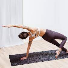 Perfect time for summer or all year round. Knieschonend Und Rutschfest Auf Der Suche Nach Einer Neuen Workout Yoga Matte