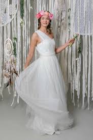 652 me gusta · 7 personas están hablando de esto · 30 personas estuvieron aquí. Die Braumoden Kollektion 2018 Von Mona Berg Brautkleider Hochzeitstrends Farben
