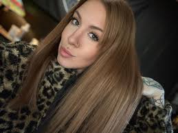 Who can do hair coloring and cutting services in Roseville Michigan?