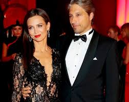 Polskie gwiazdy chętnie chwalą się swoimi zwierzakami. Kinga Rusin I Marek Kujawa Obchodza Dziewiata Rocznice Zwiazku Viva Pl