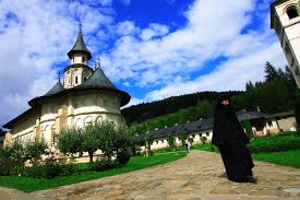 Mănăstirea putna este un lăcaș monahal ortodox, unul din cele mai importante centre religioase și culturale românești. Lucruri EsenÅ£iale Pe Care Sigur Nu Le Stiai Despre MÄƒnÄƒstirea Putna