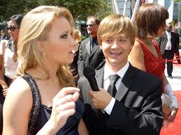 Selena gomez wiederbelebungstour mit gala, selena gomez, abdomen, darsteller png. Jason Earles Wikipedia