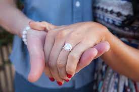 Big diamond rings whether it's your first diamond purchase that will represent your true love in an engagement or wedding ring, or a diamond solitaire or anniversary ring to represent the love that has lasted, ben garelick jewelers has the large center diamond that will make her smile. The Ultimate Guide To Getting The Best Deal On A Diamond Engagement Ring By Colin Keeley Medium