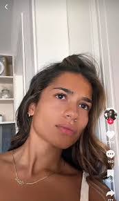 Aisha Mian's Instagram, Twitter & Facebook