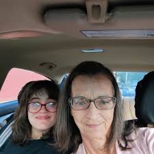 What are some temporary jobs? I'm a single mom and 6 months pregnant and  need to make a little bit of money before this baby gets here. I had to  leave my