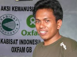 Rusli, Logistics Manager for Oxfam's partner Kabisat