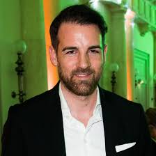 Christoph metzelder (40 de ani), fostul fundaș al lui real madrid, al borussiei dortmund și al naționalei germaniei, se află în centrul unui scandal de proporții. Christoph Metzelder Outing Mit Neuen Haaren Intouch