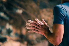 W odcinku patenty czecha na suchą skórę… Directa Rodillar 8c 9a Adam Ondra