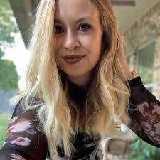 Naomi Ulrich's Instagram, Twitter & Facebook