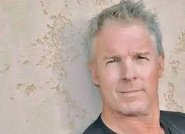 I'm asking this for the last time should I colored my hair black  🌹😘😘❤️❤️💕💕