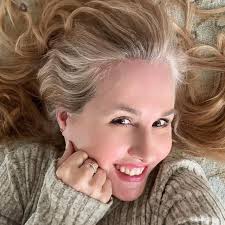 Carrie Carmichael (@carrieellahandbags) • Instagram photos and videos