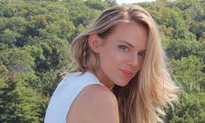 Carrie Gough's Instagram, Twitter & Facebook