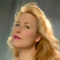 Hire Dr. Lori Lind, Soprano