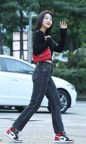 A great selection of clothing. 5redvelvet On Twitter In 2021 Red Velvet Joy Korean Airport Fashion Kpop Fashion