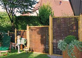 Eine unterstützung hierbei, gibt uns der richtige sichtschutzzaun. Bild Weidenzaun Von Tetzner Jentzsch Naturlicher Sichtschutz Seite 2967 10927 Familienheim Und Garten