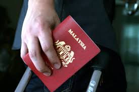 Malaysia international passports with chip embedded in the polycarbonate datapage can be issued within one hour of received payment. Warga China Ini Sanggup Bayar Rm400 000 Untuk Beli Mykad Dan Pasport Malaysia
