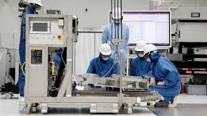 Asml reports €14.0 billion net sales and €3.6 billion net income in 2020 14/10/2020 asml reports €4.0 billion net sales at 47.5% gross margin in q3 2020 15/07/2020 asml reports €3.3 billion net sales at 48.2% gross margin in q2 2020 15/04/2020 Asml To Recruit 600 Engineers In Taiwan Nikkei Asia