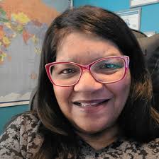 This is the ONLY Chinese restaurant that I've ever eaten at that always  served “warm dinner rolls” with your meal. Mmmm Too bad they had to close a  while back.