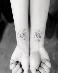 In diesem werk befinden sich unzählige sterne, monde, sonnen und symbole die als tattoo vorlage dienen. 170 Kreative Geschwister Tattoo Ideen Und Inspirationen Fresh Ideen Fur Das Interieur Dekoration Und Landschaft