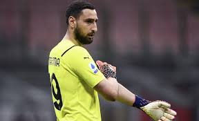 Donnarumma, who does not want to stay a season on the bench, could then be loaned. Milan Raiola Offre Donnarumma Al Barcellona I Dettagli