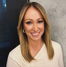 Davina Smith's Instagram, Twitter & Facebook