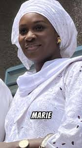 Marie Khone Faye Avec Le Voile