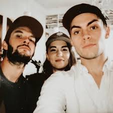 Ben barnes is at the center of netflix's new epic, shadow and bone, the fantasy series based on a series of bestselling novels by leigh bardugo. Shadow And Bone Tumblr Freddy Carter Ben Barnes Bones Tv Show