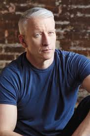 15 and used the opportunity to debut a slimmer figure and a hot, new hairdo! Anderson Cooper Doesn T Like Being A Silver Fox World Begs To Differ Queerty