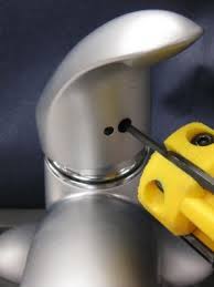 Keeping this in view, what size allen wrench does moen use? Moen 1225 Cartridge Removal And Installation Guide For A One Handle Bathroom Faucet
