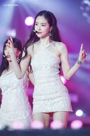 Naeun Apink Kpop Apink Naeun Kpop Outfits Kpop Fashion