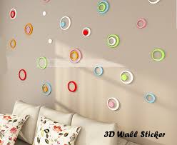 Untuk memperindah dinding rumah kamu tidak perlu mengeluarkan banyak uang hanya untuk membeli hiasan dinding. Dekorasi Dinding Kamar Dengan Kertas Kado Desain Rumah Minimalis 2019