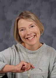 Where the Bones Are Buried: A Dinah Pellerin Mystery: 5 (Dinah Pelerin  Mystery, 5) : Matthews, Jeanne: Amazon.in: Books