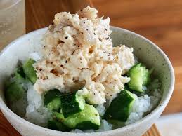 サラダチキンで白飯を食べるならこれ「柚子こしょうマヨチキン丼」。包丁も火も使わない丼のアタマ - メシ通 | ホットペッパーグルメ