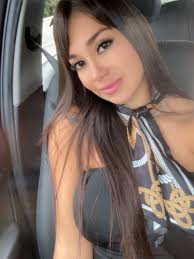 Ale Castillo's Instagram, Twitter & Facebook