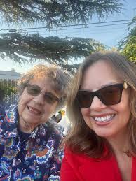 Square dancing at hoedowns with newcomers in mind