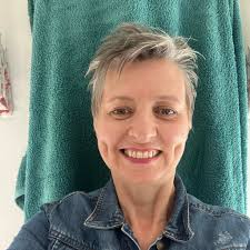 Is anyone there at the minuet that could tell me what the temperature is  like during the day please ? 🙂