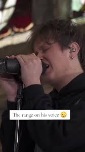 Conor Mason from Nothing But Thieves has such a crazy vocal range!  #nothingbutthieves #singer #liveperformance #live #livemusic #foryoupage