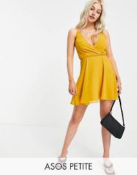 Shop the new collection of clothing, footwear, accessories, beauty products and more. Asos Design Petite Camisole Minikleid Mit Wickeldesign Und Ruckenschnurung In Senfgelb Asos