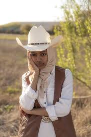 Shop the top 25 most popular 1 at the best prices! Pin By Chidi On Be The Cowboy Hijabi Outfits Casual Black And Brown Cowboy Hats