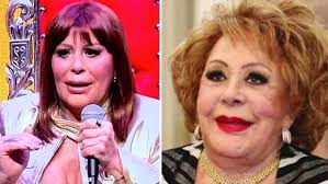 La rockera alejandra guzman confesó que pensó en morir luego de las múltiples cirugías a las que se ha sometido. Alejandra Guzman Se Encuentra A Dos Cirugias De Volverse Silvia Pinal Especialistas