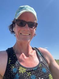 Reducing inner thigh chafing during running