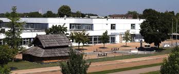 In many states, the realschule and hauptschule have merged into one (where a student has the possibility to do a realschulabschluss after they have completed their hauptschulabschluss). Realschule Manching Startseite