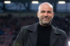 Bosz's style of football will always leave gaping holes at the back, though he relies on his teams' attacking bravado to counterweight those deficiencies. Bayer Coach Bosz Hochzufrieden Fc Augsburg Muss Warten