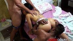 Video dois caras fudendo o mesmo cu de um gay. Mulher Com Dois Homens Transando Gostoso Porno Gratis