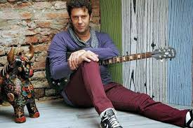 Palo pandolfo, uno de los cantautores más destacados de la música argentina en las últimas tres décadas, falleció hoy jueves a los 56 años. Ieaaz Dut5b6qm